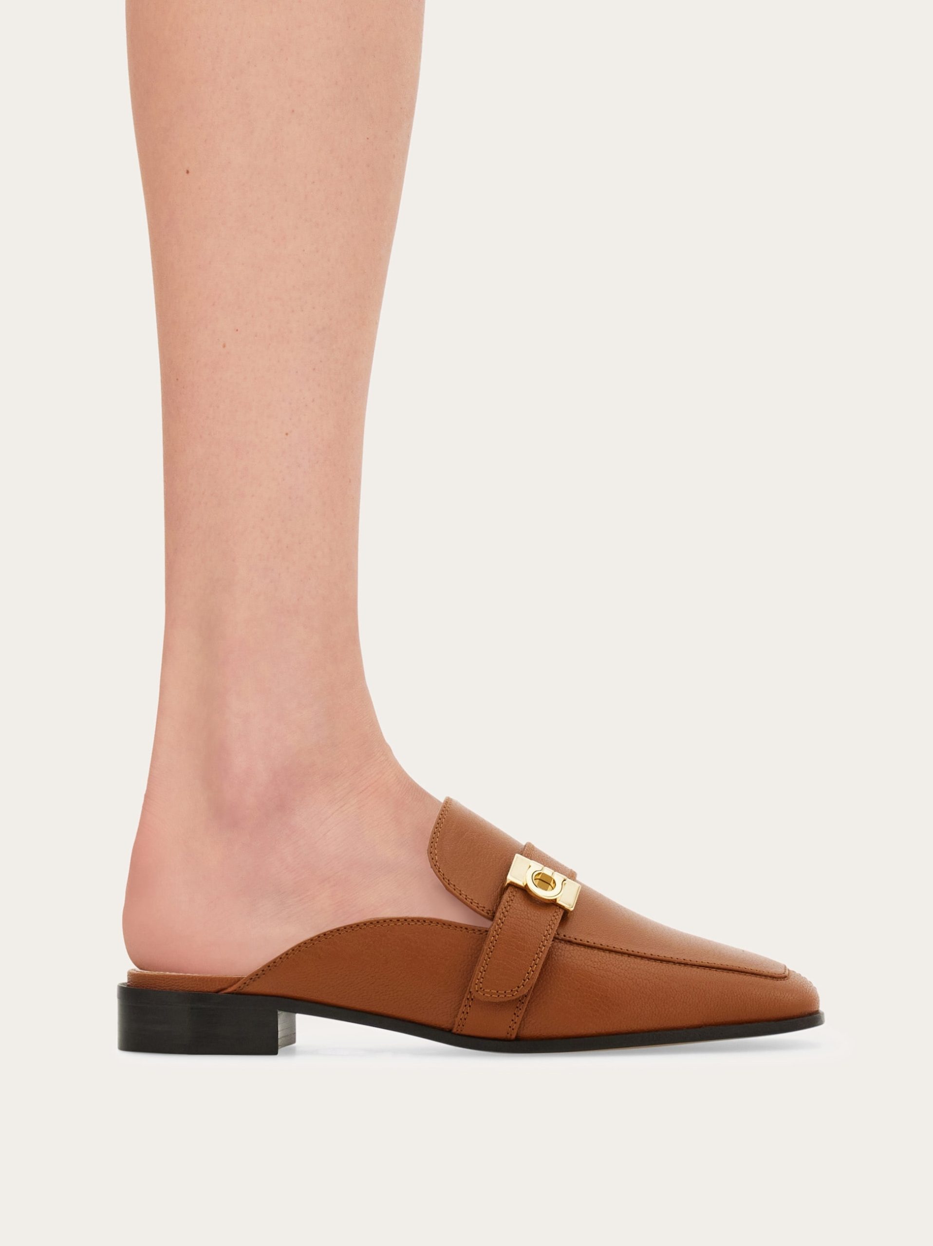 Ferragamo Hug buckle mule - Image 4